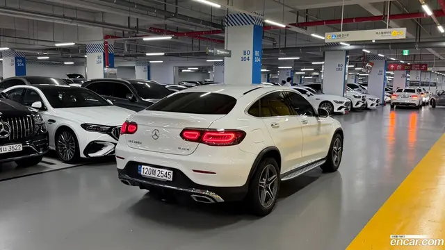 Main__Slider__Photo:GLC-Class Mercedes-Benz 2021.4-1