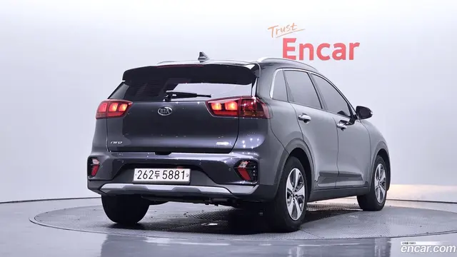 Main__Slider__Photo:Niro Kia 2020.5-1