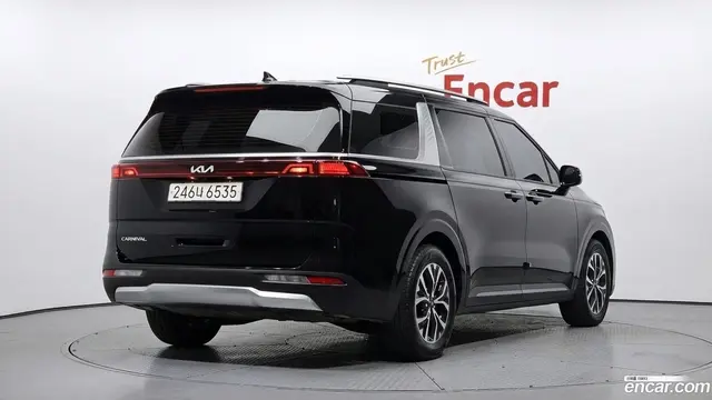 Main__Slider__Photo:Canival Kia 2023.4-1