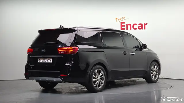 Main__Slider__Photo:Canival Kia 2019.4-1