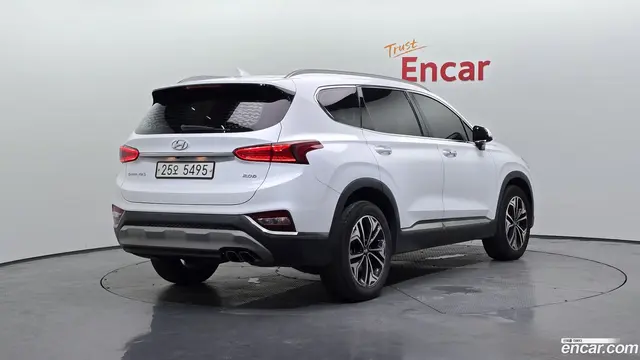 Main__Slider__Photo:Santafe Hyundai 2018.2-1