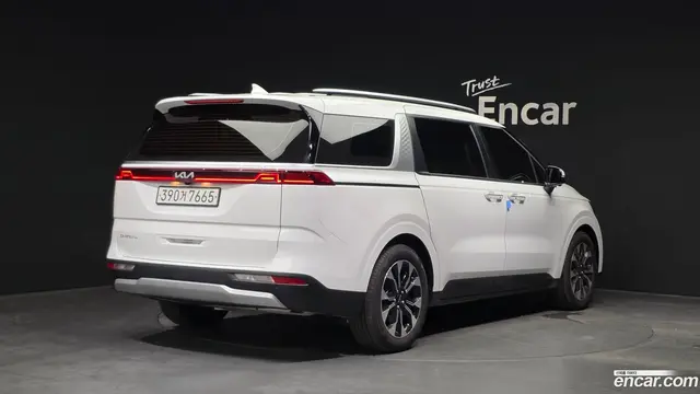 Main__Slider__Photo:Canival Kia 2023.1-1