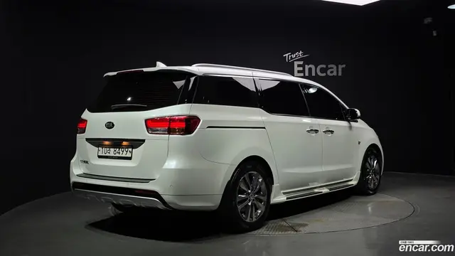 Main__Slider__Photo:Canival Kia 2017.3-1