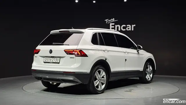 Main__Slider__Photo:Tiguan Volkswagen 2020.7-1