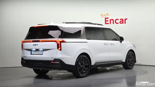 Main__Slider__Photo:Canival Kia 2026.1-1