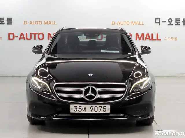 Main__Slider__Photo:E-Class Mercedes-Benz 2016.11-1
