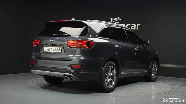 Main__Slider__Photo:Sorento Kia 2019.8-1