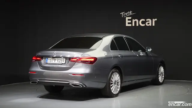 Main__Slider__Photo:E-Class Mercedes-Benz 2021.3-1