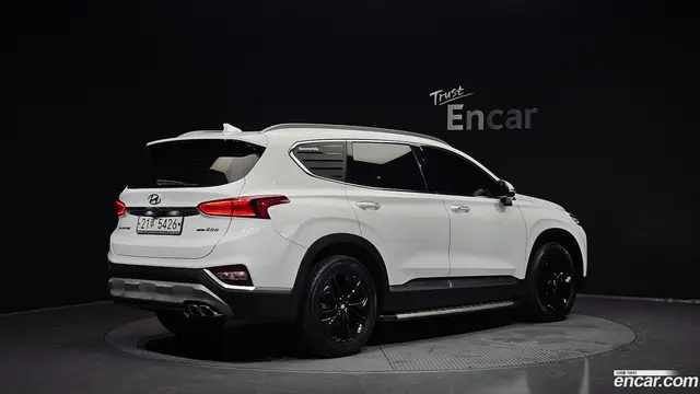 Main__Slider__Photo:Santafe Hyundai 2018.3-1