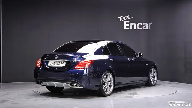 Main__Slider__Photo:C-Class Mercedes-Benz 2017.3-1