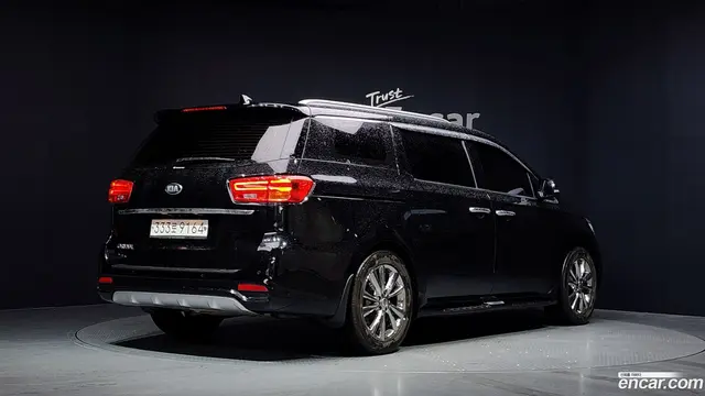 Main__Slider__Photo:Canival Kia 2019.8-1