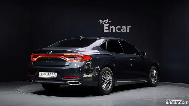 Main__Slider__Photo:Grandeur Hyundai 2018.7-1