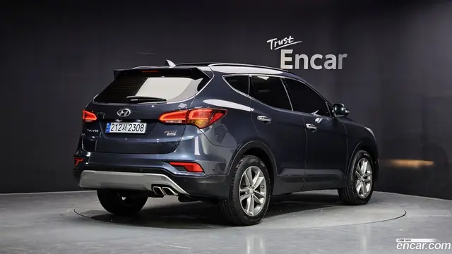 Main__Slider__Photo:Santafe Hyundai 2016.5-1