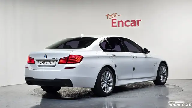 Main__Slider__Photo:5-Series BMW 2016.5-1