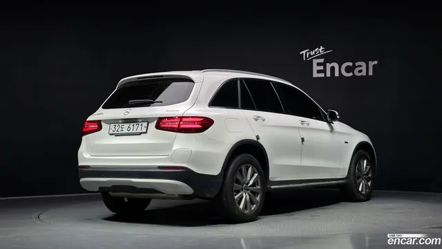 Main__Slider__Photo:GLC-Class Mercedes-Benz 2019.6-1