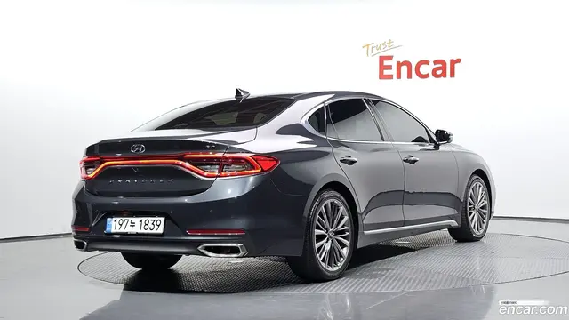 Main__Slider__Photo:Grandeur Hyundai 2017.0-1