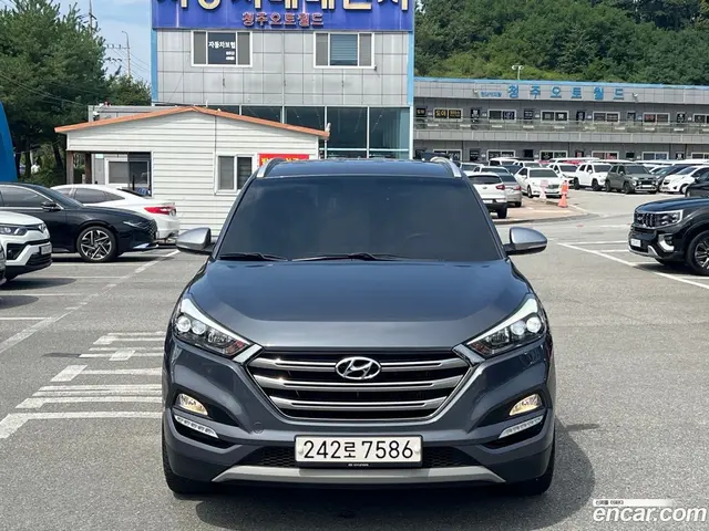 Main__Slider__Photo:Tucson Hyundai 2017.4-1