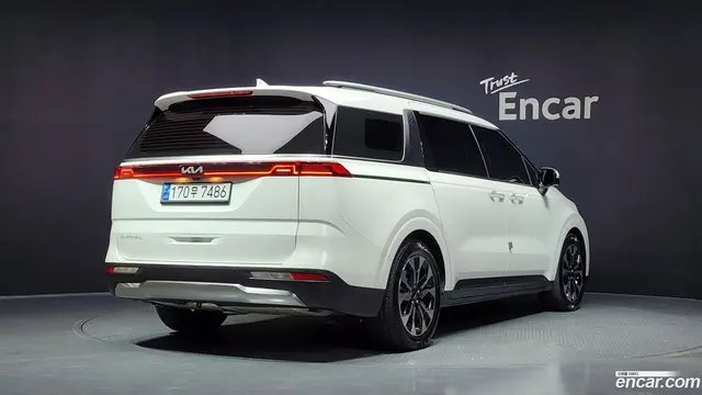 Main__Slider__Photo:Canival Kia 2021.9-1