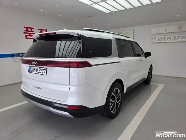 Main__Slider__Photo:Canival Kia 2023.5-1