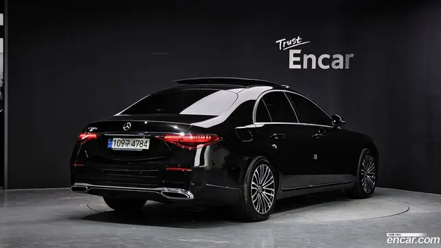Main__Slider__Photo:S-Class Mercedes-Benz 2021.5-1