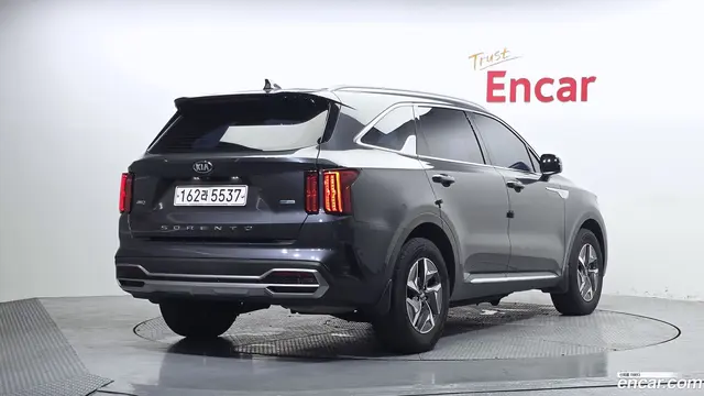 Main__Slider__Photo:Sorento Kia 2021.1-1