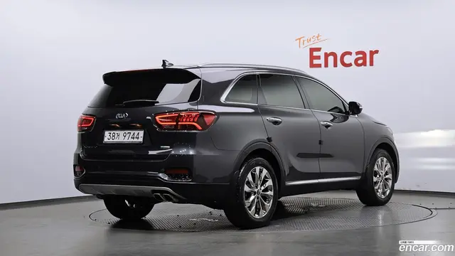 Main__Slider__Photo:Sorento Kia 2017.8-1