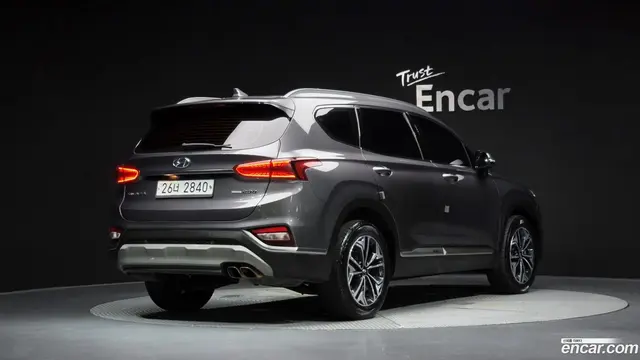 Main__Slider__Photo:Santafe Hyundai 2018.6-1