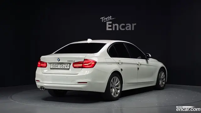 Main__Slider__Photo:3-Series BMW 2015.10-1