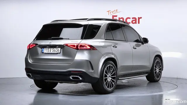 Main__Slider__Photo:GLE-Class Mercedes-Benz 2022.2-1