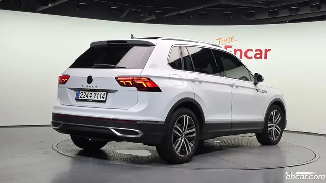 Main__Slider__Photo:Tiguan Volkswagen 2023.6-1
