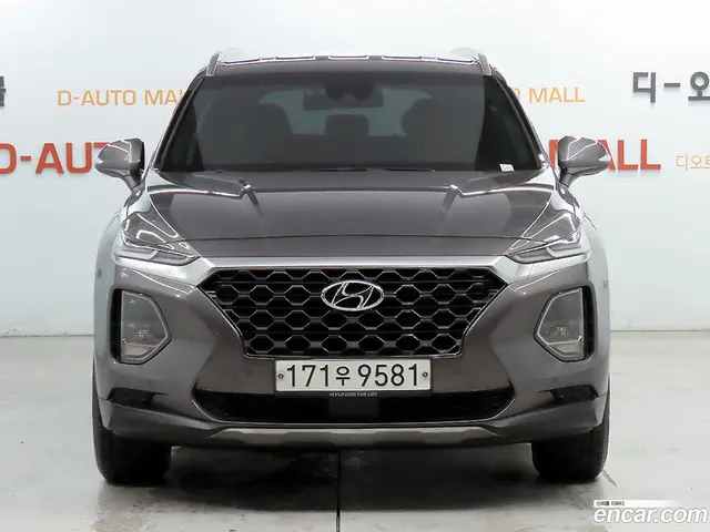 Main__Slider__Photo:Santafe Hyundai 2019.11-1