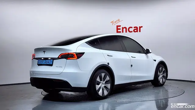Main__Slider__Photo:Model Y Tesla 2021.4-1