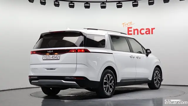 Main__Slider__Photo:Canival Kia 2021.9-1
