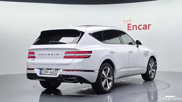 Main__Slider__Photo:GV80 Genesis 2021.10-1