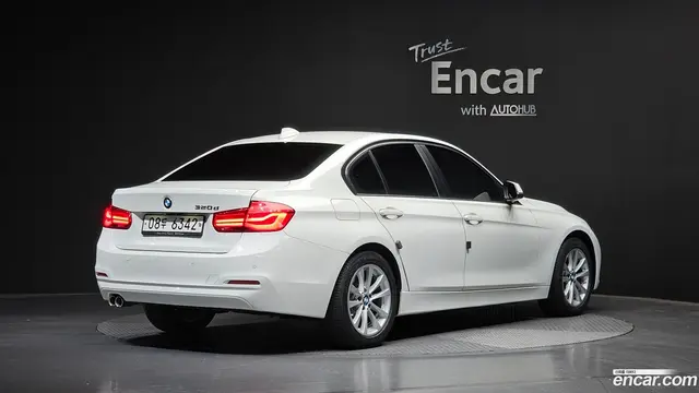 Main__Slider__Photo:3-Series BMW 2018.1-1