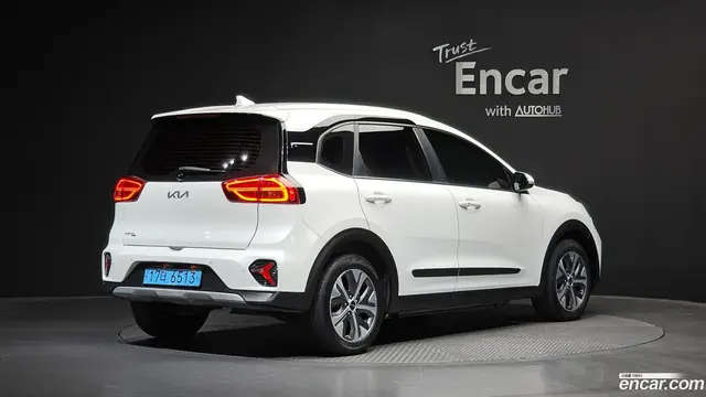 Main__Slider__Photo:Niro Kia 2022.8-1