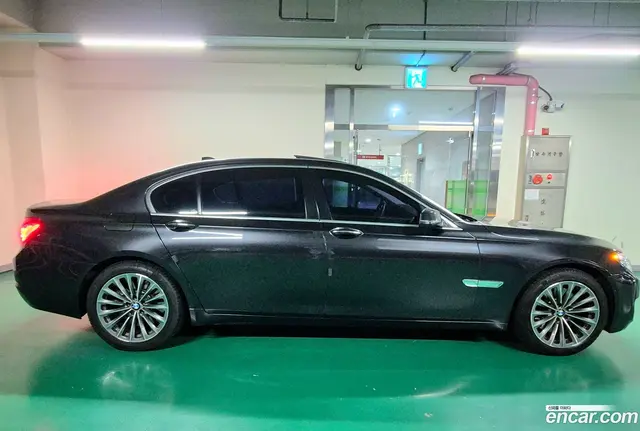 Main__Slider__Photo:7-Series BMW 2014.9-1