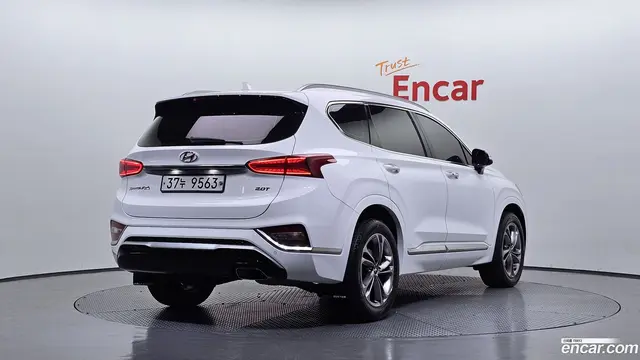 Main__Slider__Photo:Santafe Hyundai 2019.4-1