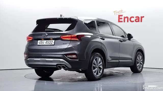 Main__Slider__Photo:Santafe Hyundai 2018.7-1