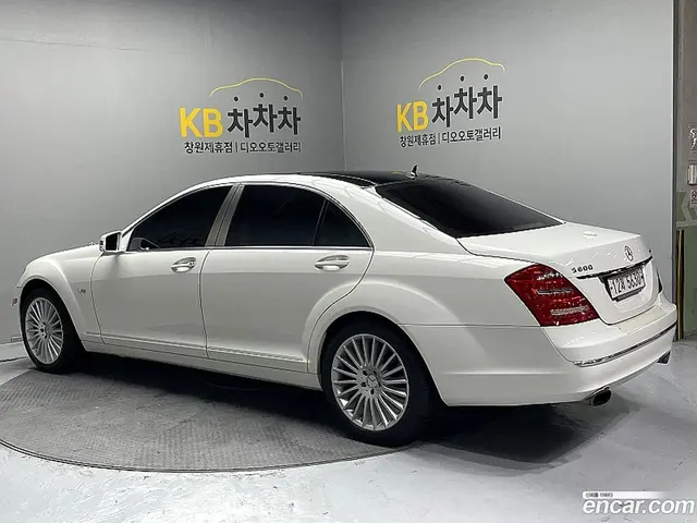 Main__Slider__Photo:S-Class Mercedes-Benz 2007.11-1