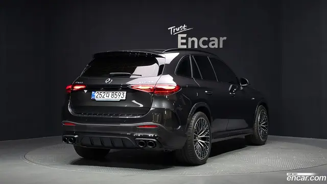 Main__Slider__Photo:GLC-Class Mercedes-Benz 2025.9-1