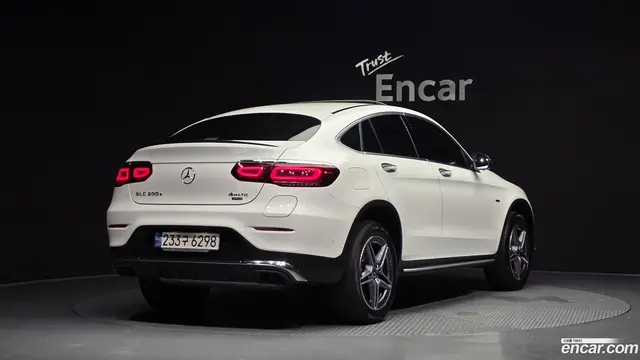 Main__Slider__Photo:GLC-Class Mercedes-Benz 2021.8-1