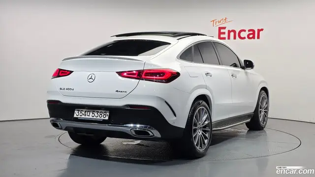 Main__Slider__Photo:GLE-Class Mercedes-Benz 2023.5-1