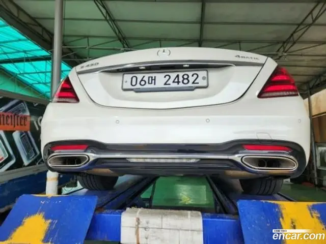 Main__Slider__Photo:S-Class Mercedes-Benz 2017.11-1