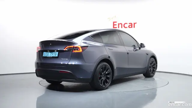 Main__Slider__Photo:Model Y Tesla 2022.5-1