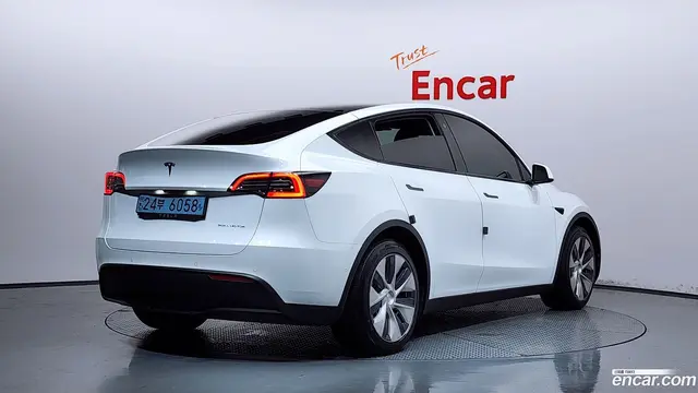 Main__Slider__Photo:Model Y Tesla 2021.4-1