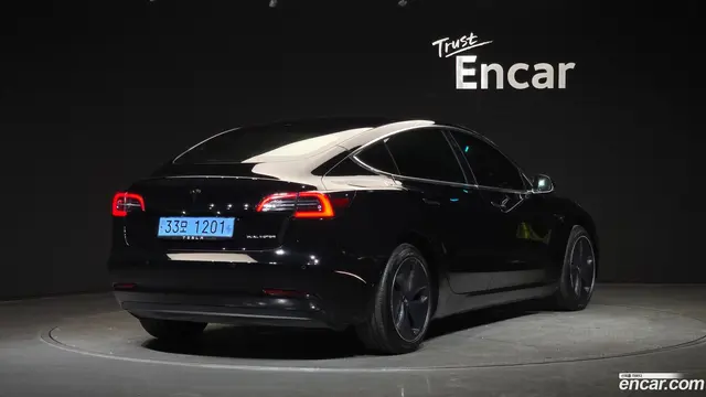 Main__Slider__Photo:Model 3 Tesla 2020.2-1