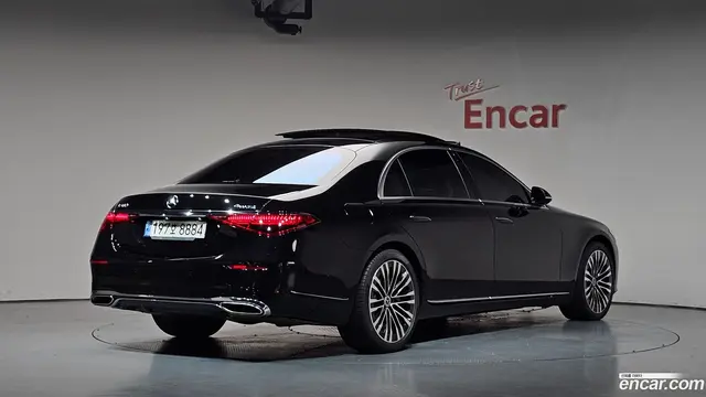 Main__Slider__Photo:S-Class Mercedes-Benz 2022.10-1