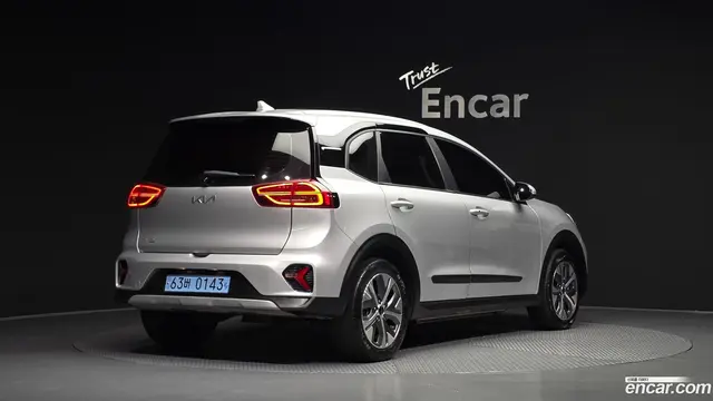 Main__Slider__Photo:Niro Kia 2022.6-1