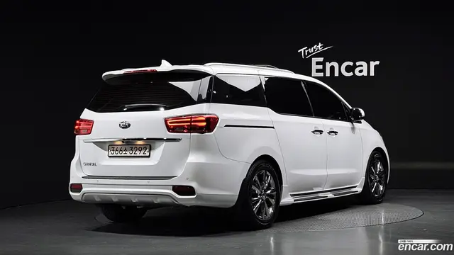 Main__Slider__Photo:Canival Kia 2018.8-1